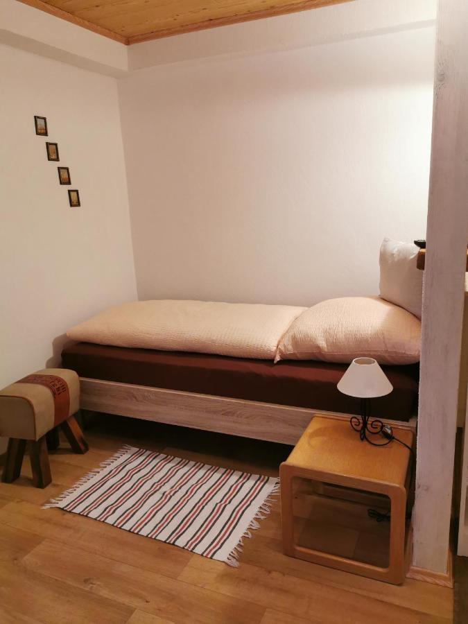 Gaestezimmer Reitinger Siegenburg Exterior foto